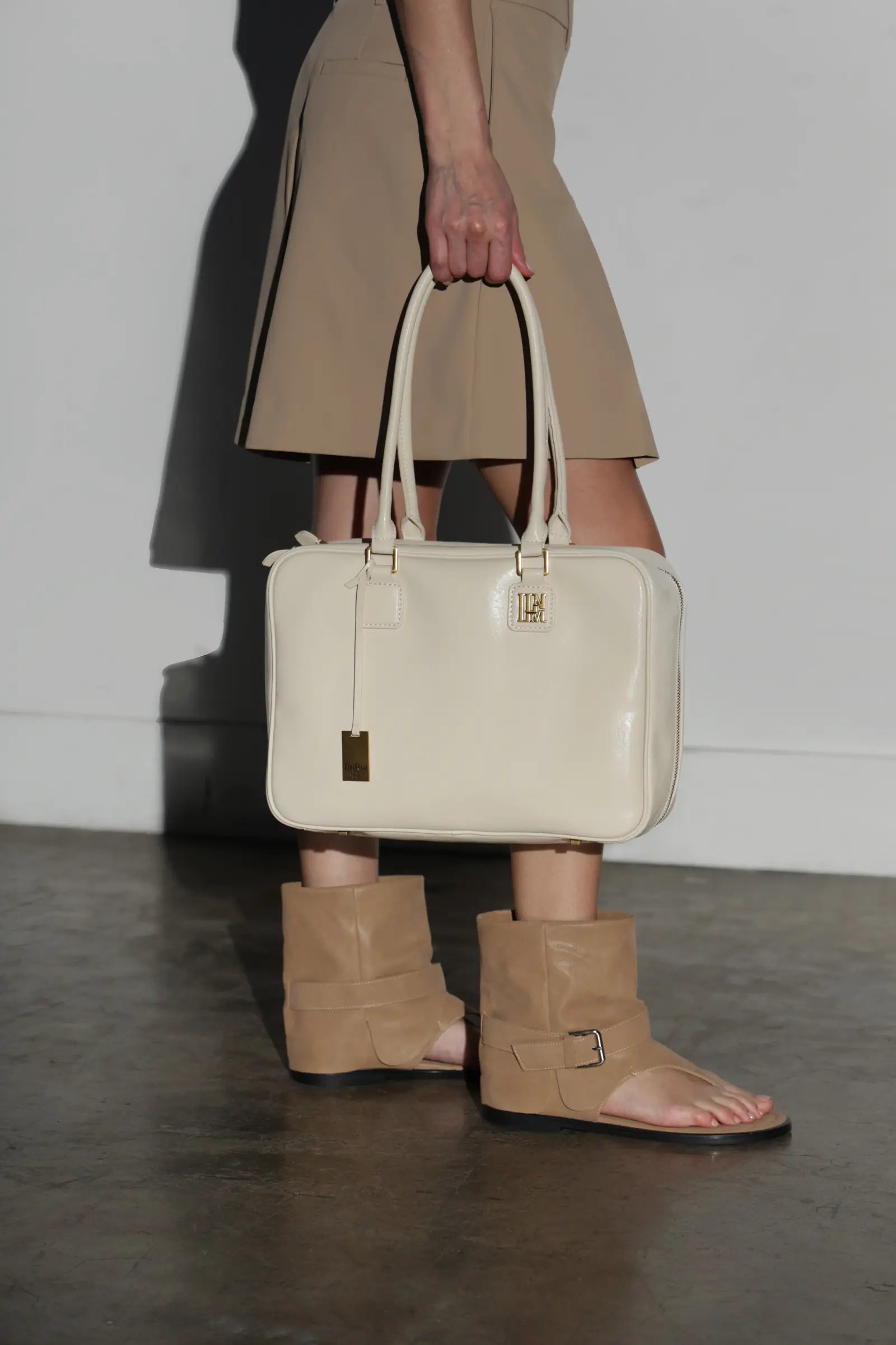ZIPPER TOTE BAG